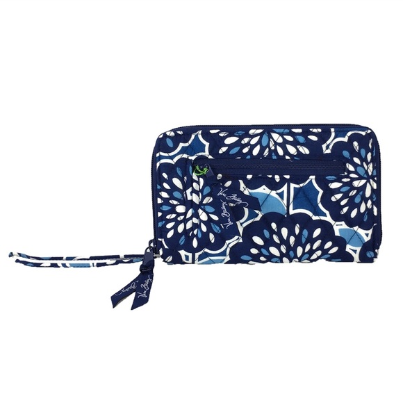 Vera Bradley Handbags - NWT Vera Bradley Zip Wallet/Wristet Petal Splash